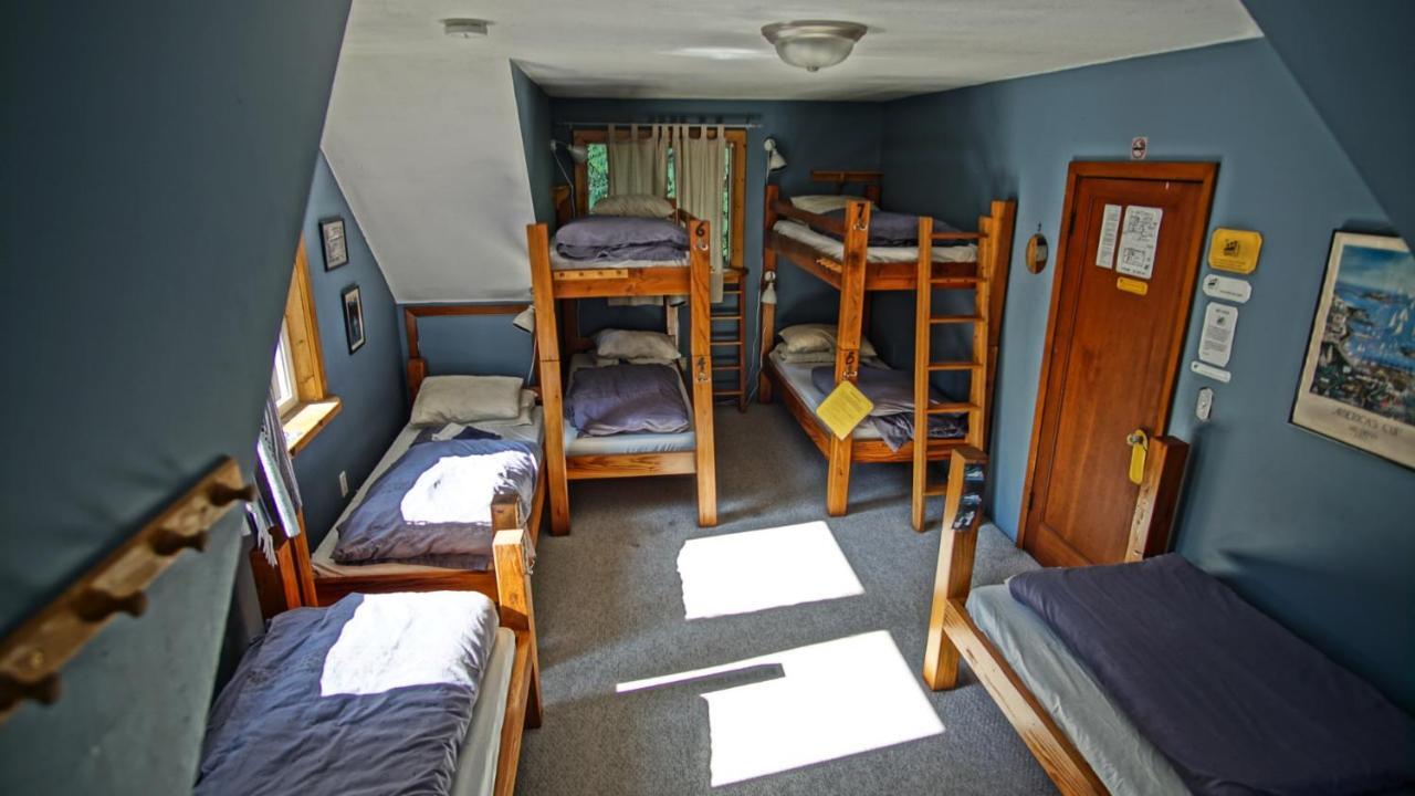Up The Creek Backpacker'S Lodge Roberts Creek Ngoại thất bức ảnh